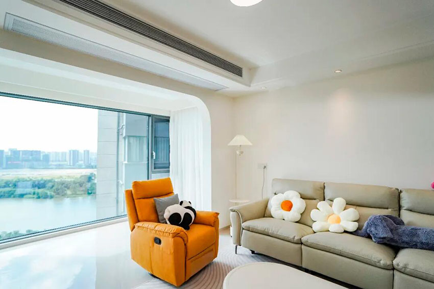 誰說極簡=冷冰冰？這個家把溫暖和高級感玩明白了